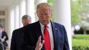 Trump assina ordem executiva sobre redes sociais após polémica com Twitter