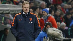 Koeman sobreviveu a enfarte após consulta adiada pela Covid-19: «Quantas pessoas perderam a vida assim?»