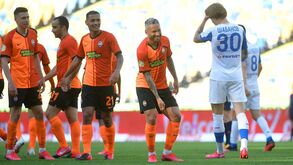 Shakhtar Donetsk reforça liderança na Ucrânia ao bater rival Dínamo Kiev