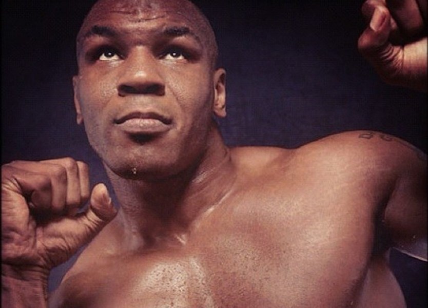 As Excentricidades De Mike Tyson Tatuagem No Rosto Causou Polemica Mas Nao Foi A Unica Desportos De Combate Jornal Record