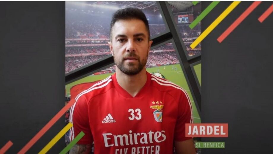 Defesa do Benfica recorda recomendações da DGS em tempos de pandemia 