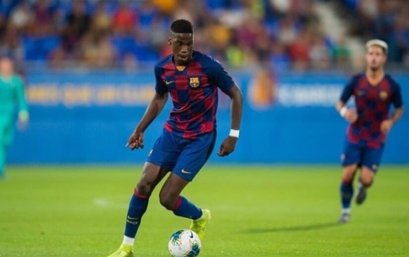 Ilaix Moriba, médio de 17 anos joga na equipa B do Barcelona.