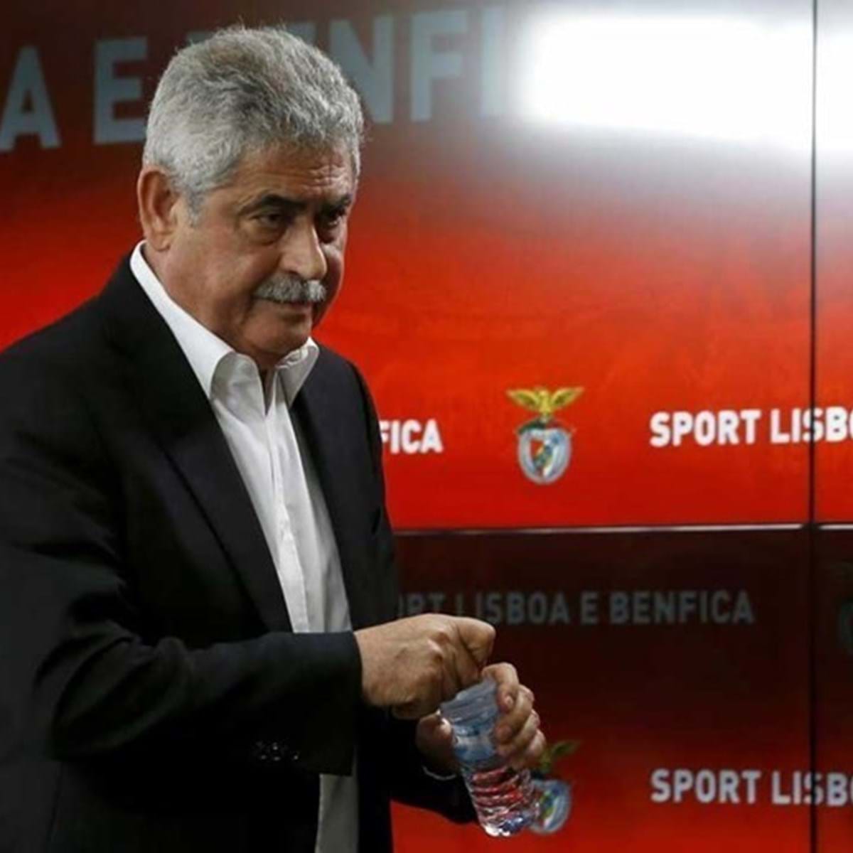 TVI: Ministério Público investiga 12 jogos por suspeitas de subornos feitos  pelo Benfica - Benfica - Jornal Record