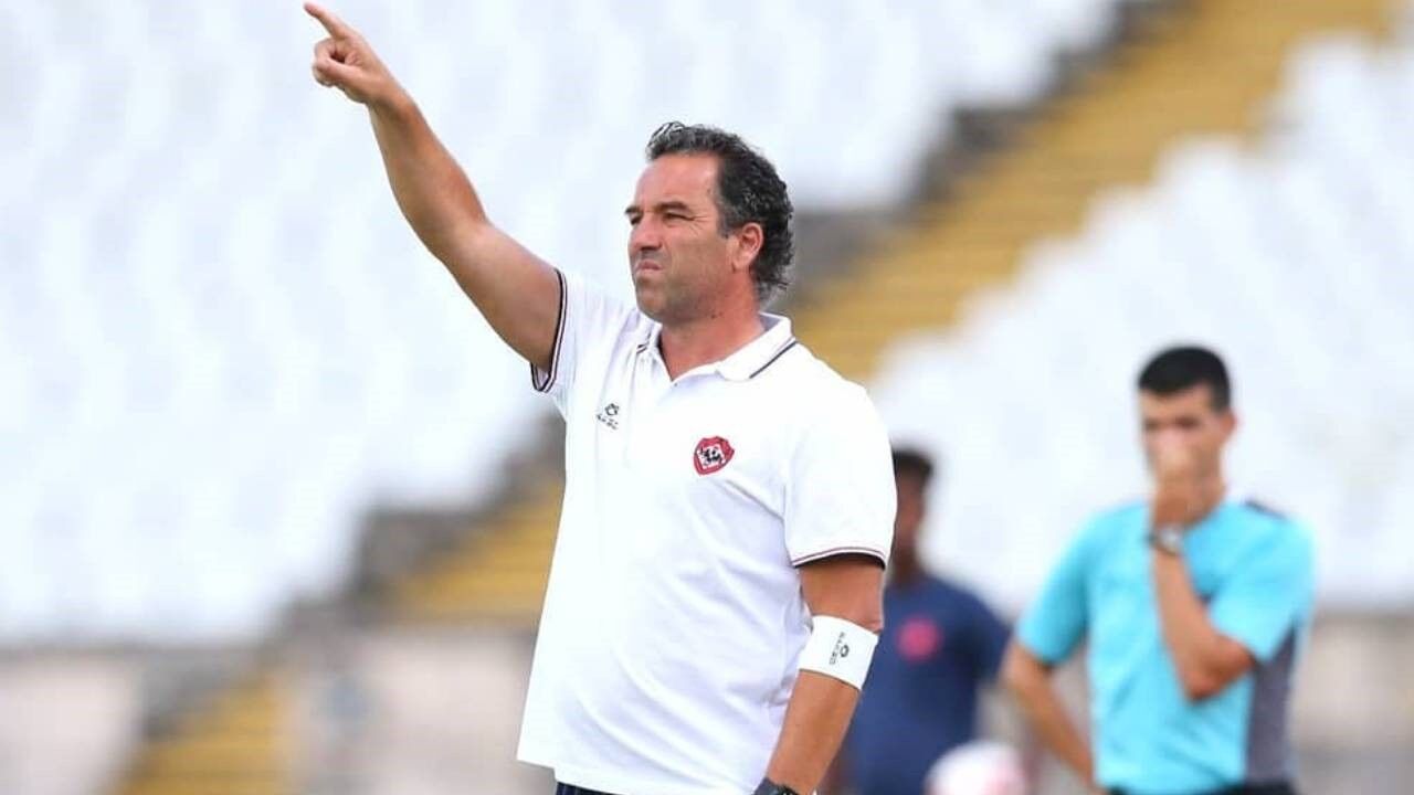 O treinador Pedro Miguel