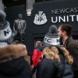 Premier League admite chumbar compra do Newcastle  