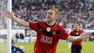 6. Paul Scholes - Um jogador de só um clube: o Manchester United. Este ex-internacional inglês fez 499 jogos na Premier League ao serviço dos red devils, clube pelo qual conquistou 11 campeonatos, cinco Supertaças de Inglaterra, quatro Taças de Inglaterra, três Taças da Liga Inglesa, duas Ligas dos Campeões e dois Mundiais de Clubes.