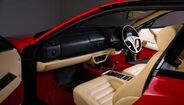 À venda por 193 mil euros, tem pouco mais de 49 mil quilómetros, mantendo todas as características originais com que saiu da linha de montagem de Maranello.