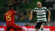 A receção do Sporting ao Tondela, no passado dia 18, revelou-se o último jogo da carreira do defesa francês. Aos 36 anos, uma grave lesão leva Mathieu a pendurar as chuteiras bem mais cedo do que o próprio esperava...