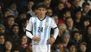 Jonathan Silva jogou pela Argentina num particular contra Portugal em 2014