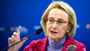 Diretora-geral da Saúde deixa apelo aos adeptos: «Comemorem mas de acordo com as regras»