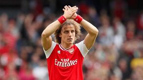 Agente 'coloca' David Luiz no Arsenal: «Ele nunca disse que queria voltar agora ao Benfica»