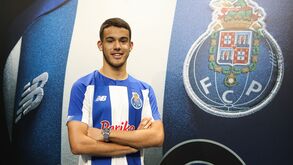 Gabriel Brás e Marco Cruz assinam contrato profissional com o FC Porto