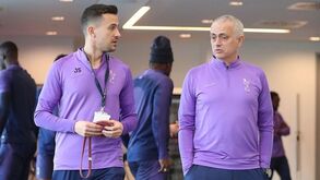 Tottenham de José Mourinho com teste positivo à Covid-19