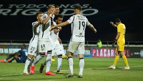 A crónica do Famalicão-FC Porto, 2-1: tiros nos pés e pés sem tiros