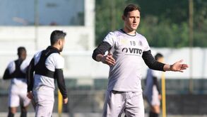 Stojiljkovic fica de fora dois jogos