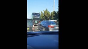 Polícia abre caminho a autocarro do Sporting apesar de acidente na VCI do Porto