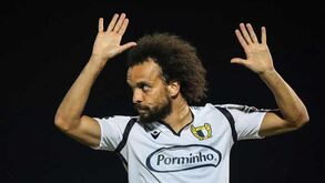 Fábio Martins: «É suposto um jogador sentir-se mais motivado com cabeças partidas e vidros nos olhos?»