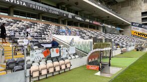 Desenhos, tarjas, fotos e cachecóis: Estádio do Bessa pronto para o regresso da Liga NOS