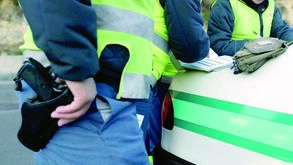 Megaoperação da GNR de combate ao tráfico de droga na Costa da Caparica: há vários detidos 