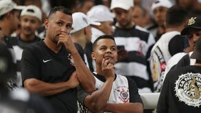 Corinthians arrisca debandada geral no plantel por salários em atraso