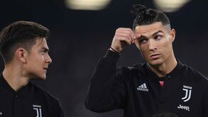Sarri e a coabitação de Cristiano Ronaldo e Dybala na Juventus: «Não é fácil»