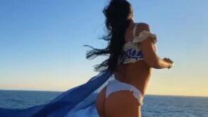 Namorada de Zé Luís faz parar o trânsito na Foz