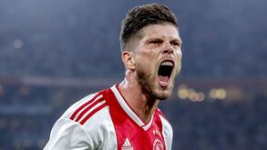 Huntelaar renova com o Ajax até 2021
