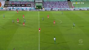 Polémica em Vila do Conde: Rio Ave ficou a pedir penálti neste lance