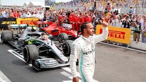 'Furacão Hamilton' a biografia do piloto britânico em português