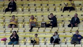 Adeptos voltaram às bancadas na Dinamarca: 800 pessoas num estádio com lotação para 10 mil