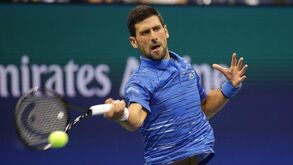 Djokovic testado depois do seu preparador físico ter acusado positivo à Covid-19