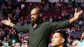Vai mesmo acontecer? Jon Jones aceita luta com Mike Tyson mas impõe condições
