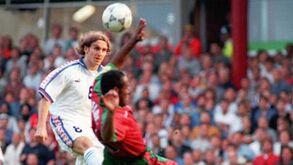 Poborsky recorda chapéu a Portugal no Euro'96: «Bola fez ricochete várias vezes»