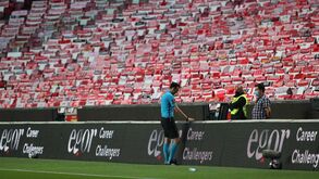 Os casos do Benfica-Santa Clara: especialistas Record analisam lances polémicos