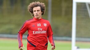 Emmanuel Petit e a renovação de David Luiz: «É uma anedota»