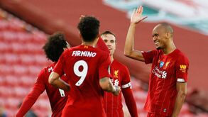 Liverpool conquista título inglês