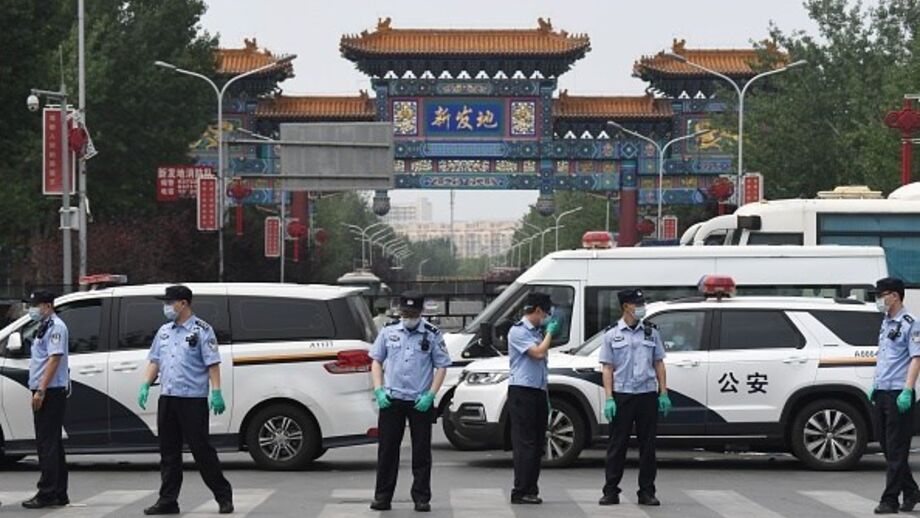 China ordena confinamento de urgência de onze bairros de Pequim