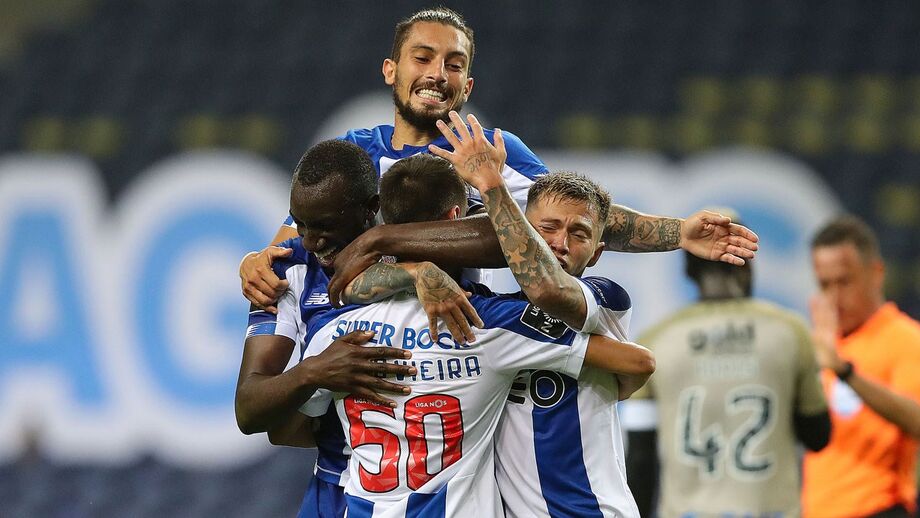 Uniao No Fc Porto Do Hotel A Bancada Fc Porto Jornal Record