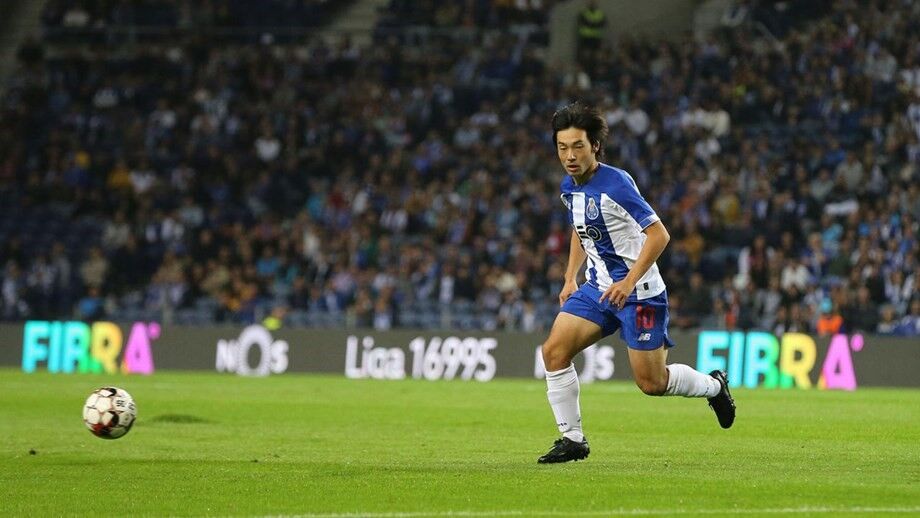 Japonês não entra nas opções de Sérgio Conceição para a retoma da Liga