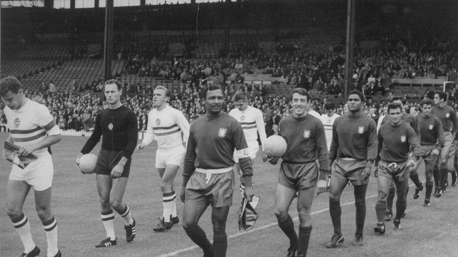 Mário Coluna ao serviço da Seleção Nacional