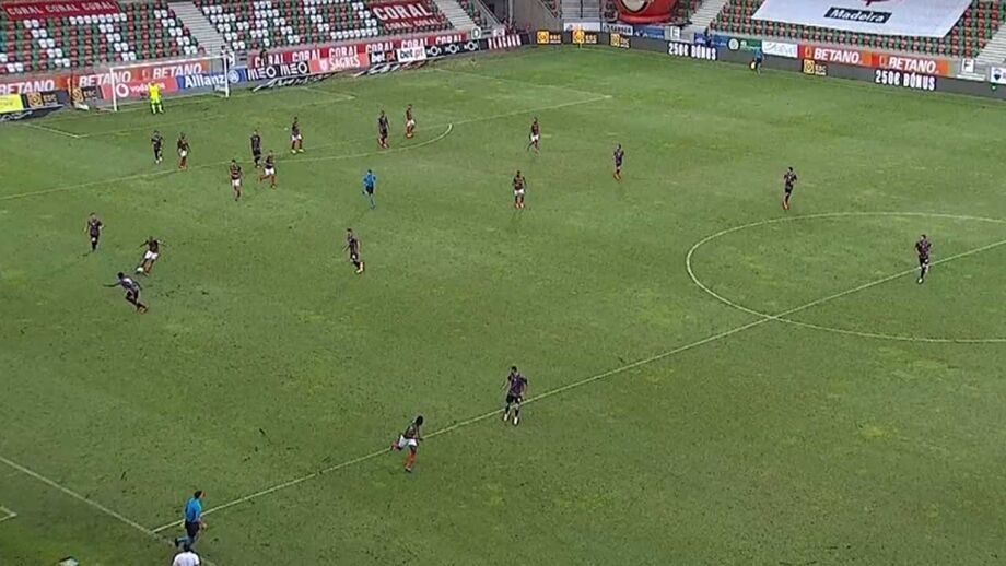 Avançado português explicou ausência no arranque dos trabalhos do Manchester United
