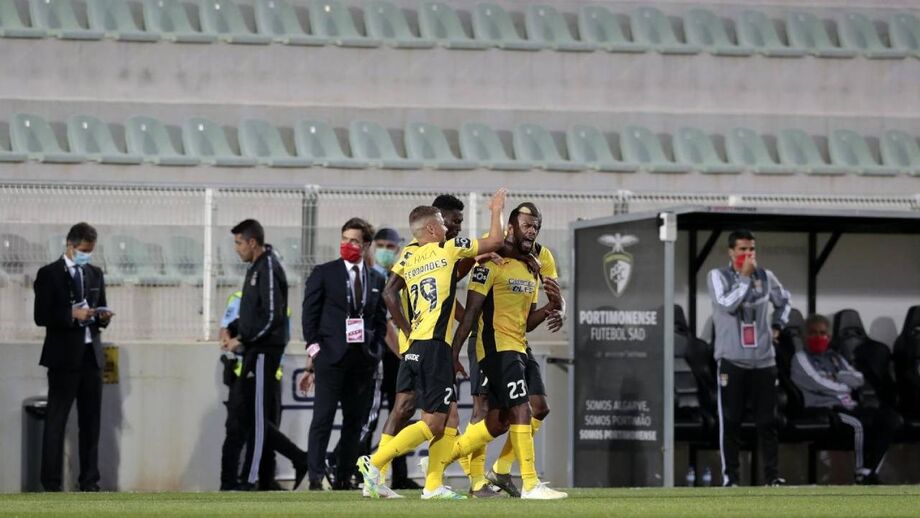 A crónica do Portimonense-Benfica, 2-2: estoiros fatais
