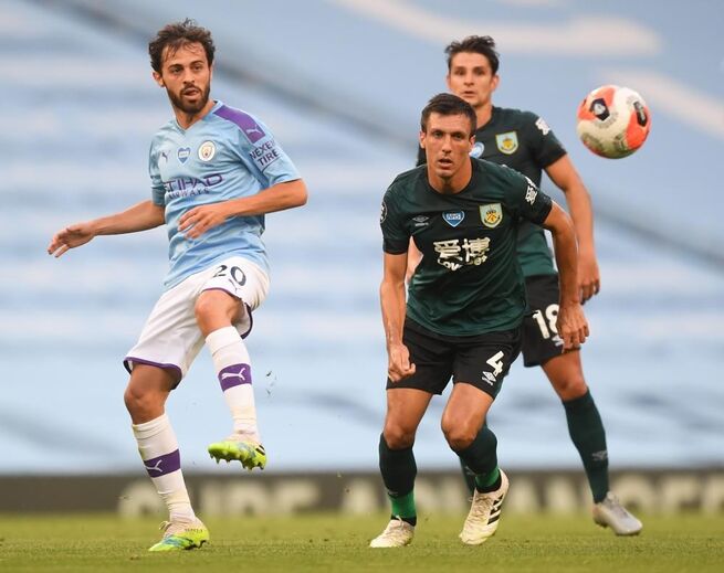 Citizens golearam por 5-0