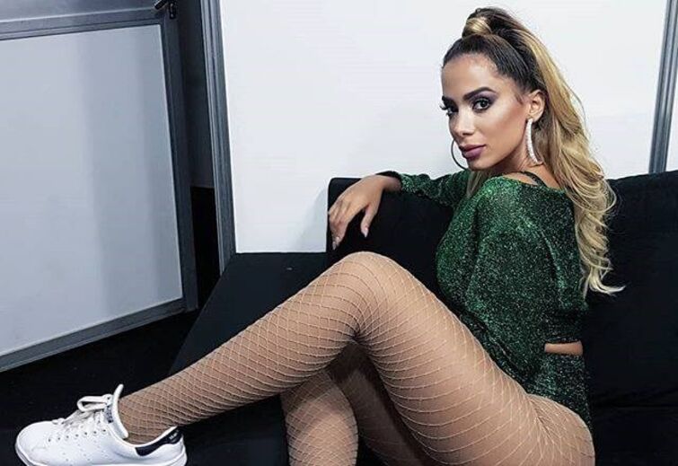 Anitta, Kamilla Fialho, Batalha Judicial