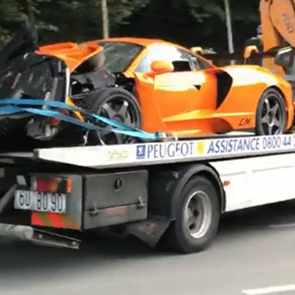 Clio do Aço'': Renault que desceu escadaria da Universidade de