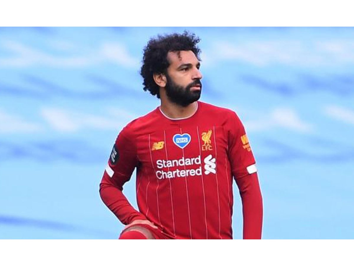 O jogador de futebol Mohamed Salah doa centro de ambulâncias para