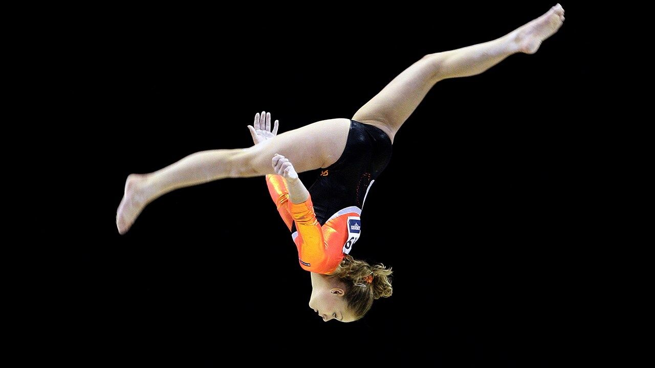 Joy Goedkoop disse ter sido alvo de "pontapés e socos" por parte de Vincent Wevers