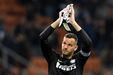 15. Samir Handanovic - 230 jogos sem sofrer golos.