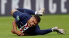 No último jogo da carreira, defesa do St. Étienne quase partiu a perna a Mbappé com esta entrada arrepiante