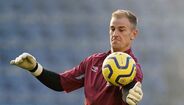 16. Joe Hart - 223 jogos sem sofrer golos.